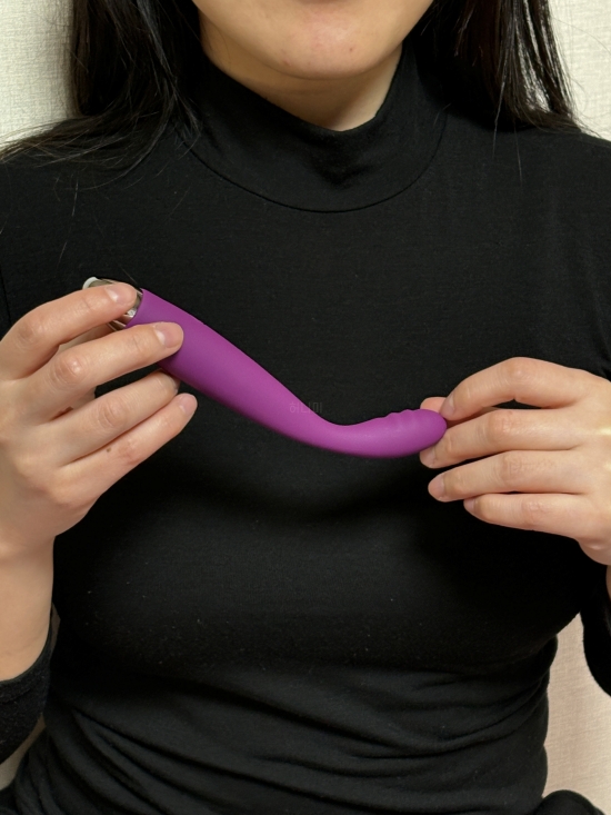 첫 섹스토이랑은 차원이 다른 느낌